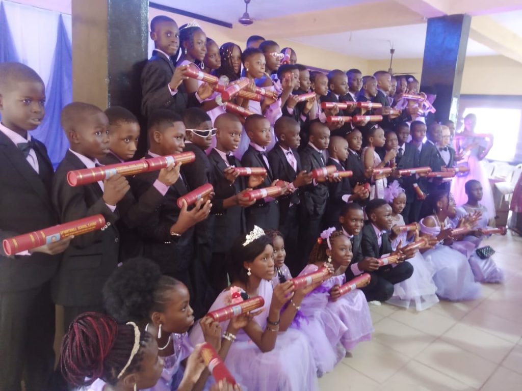 effortswill-schools-students-graduation-pictures-for-primary-school effortswill-schools-students-graduation-pictures-for-primary-school